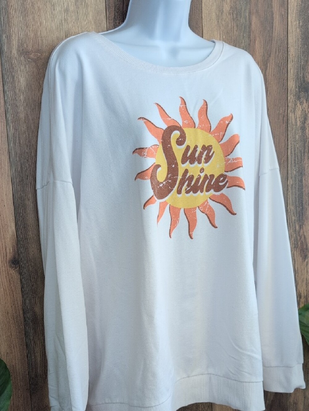 Secret Treasures White "Sunshine" Graphic Sweatshirt 2X          W345